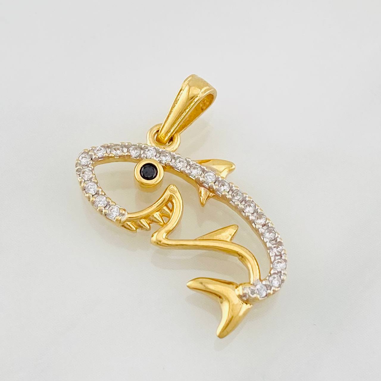 Dije Tiburon 1.5g / 3/4 in Oro Amarillo 18K