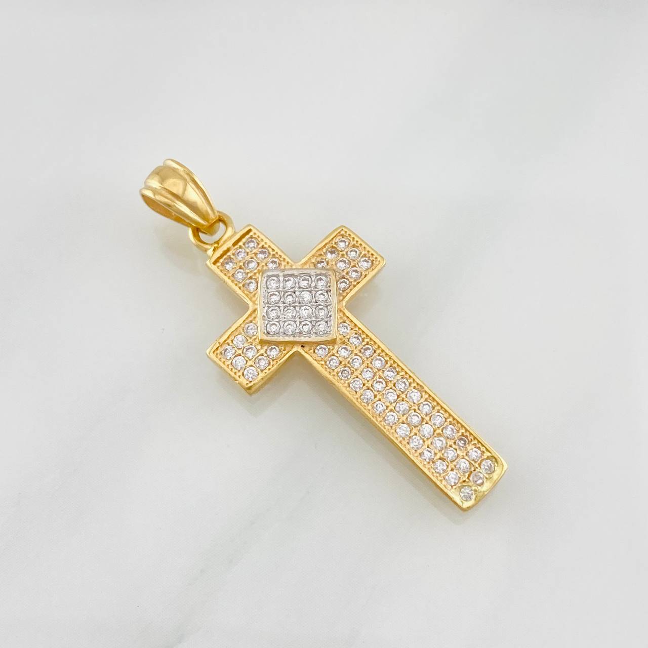 Dije Cruz 2.65g / 1 1/2 in Dos Oros Amarillo Blanco 18K