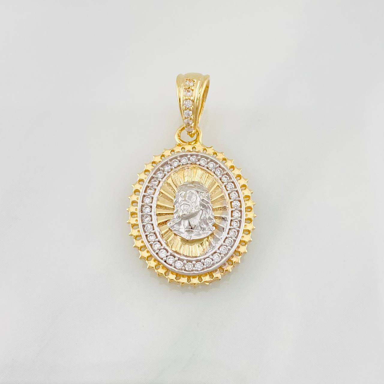 Dije Medalla Rostro Cristo 2.8g / 1 in Dos Oros Amarillo Blanco 18K