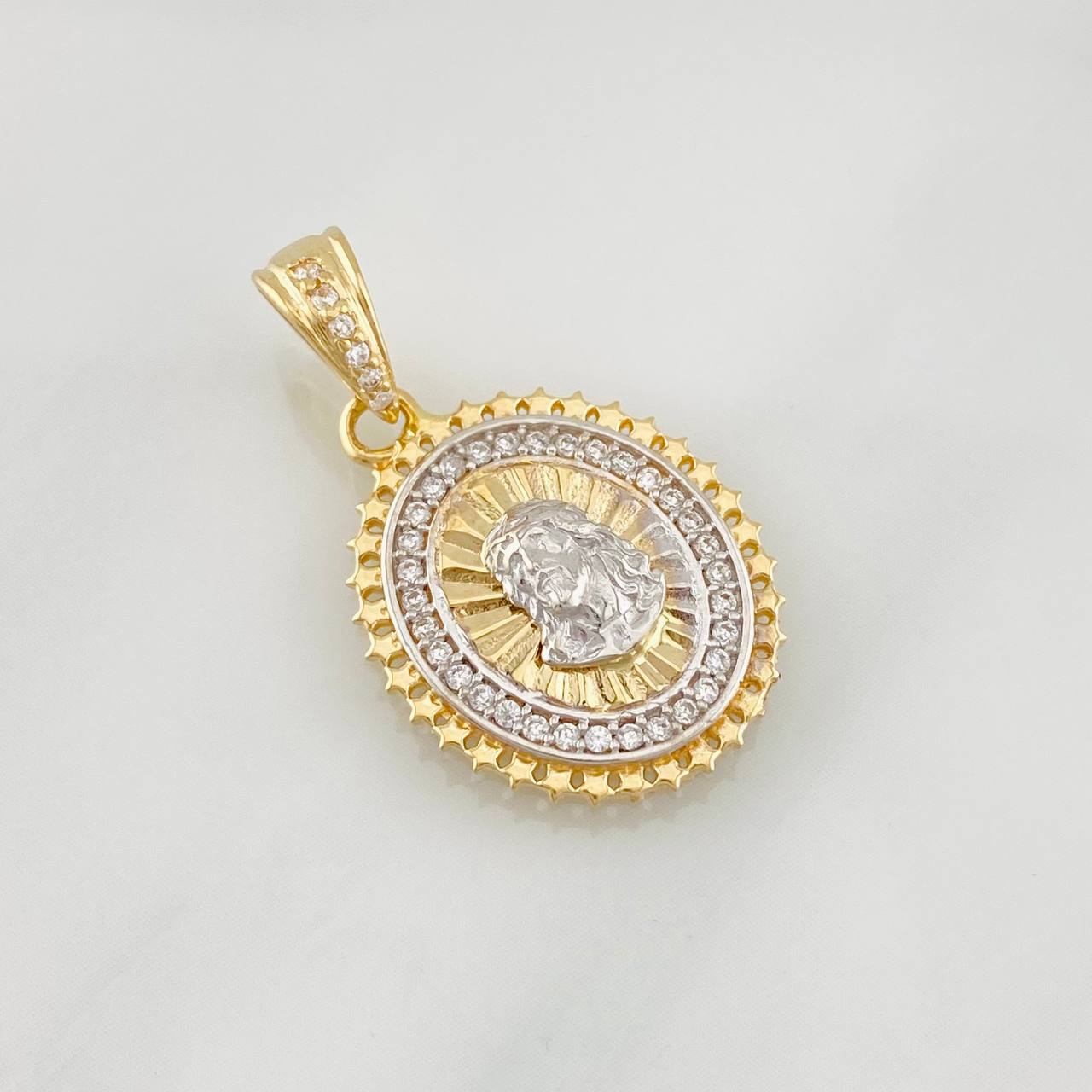 Dije Medalla Rostro Cristo 2.8g / 1 in Dos Oros Amarillo Blanco 18K