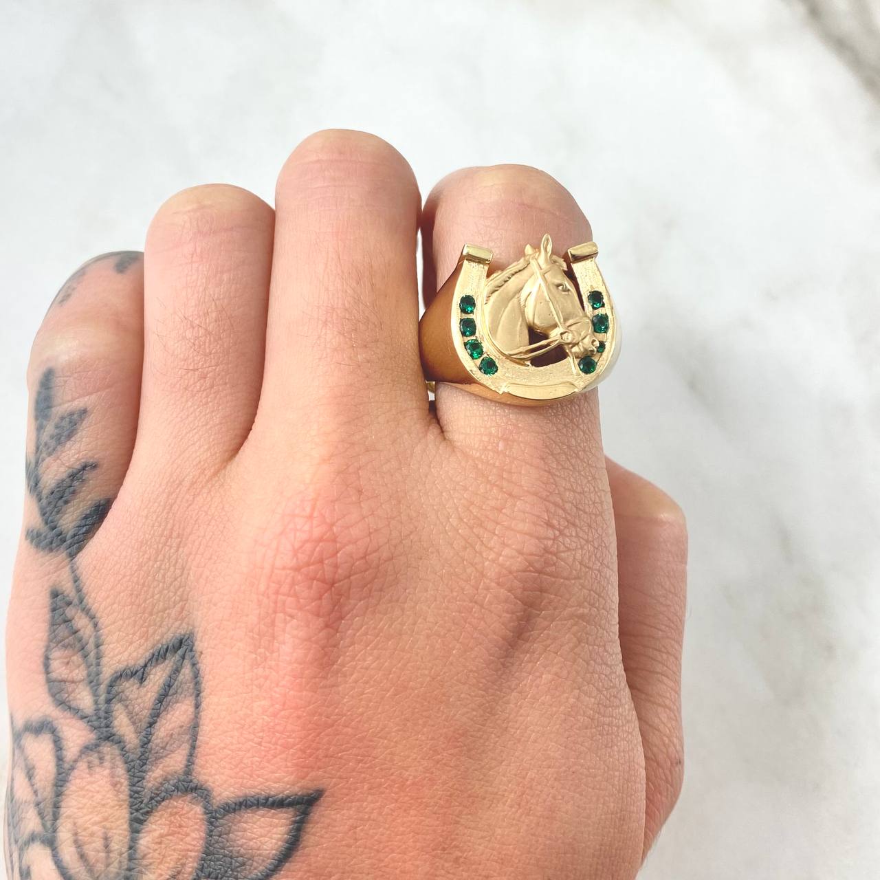 Anillo Herradura Caballo 5.85gr / T11 1/4 / Oro Amarillo 18K