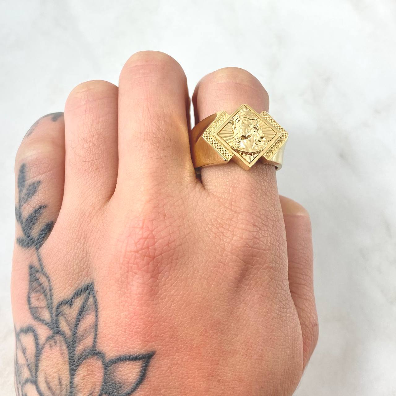 Jesus Face Rhombus Ring 5.65gr / T10 1/4 / 18K Yellow Gold *