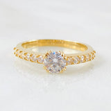 Anillo Solitario Doble Garra 2.7gr / T5 3/4 / Oro Amarillo 18K