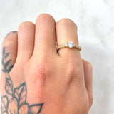 Anillo Solitario Doble Garra 2.7gr / T5 3/4 / Oro Amarillo 18K