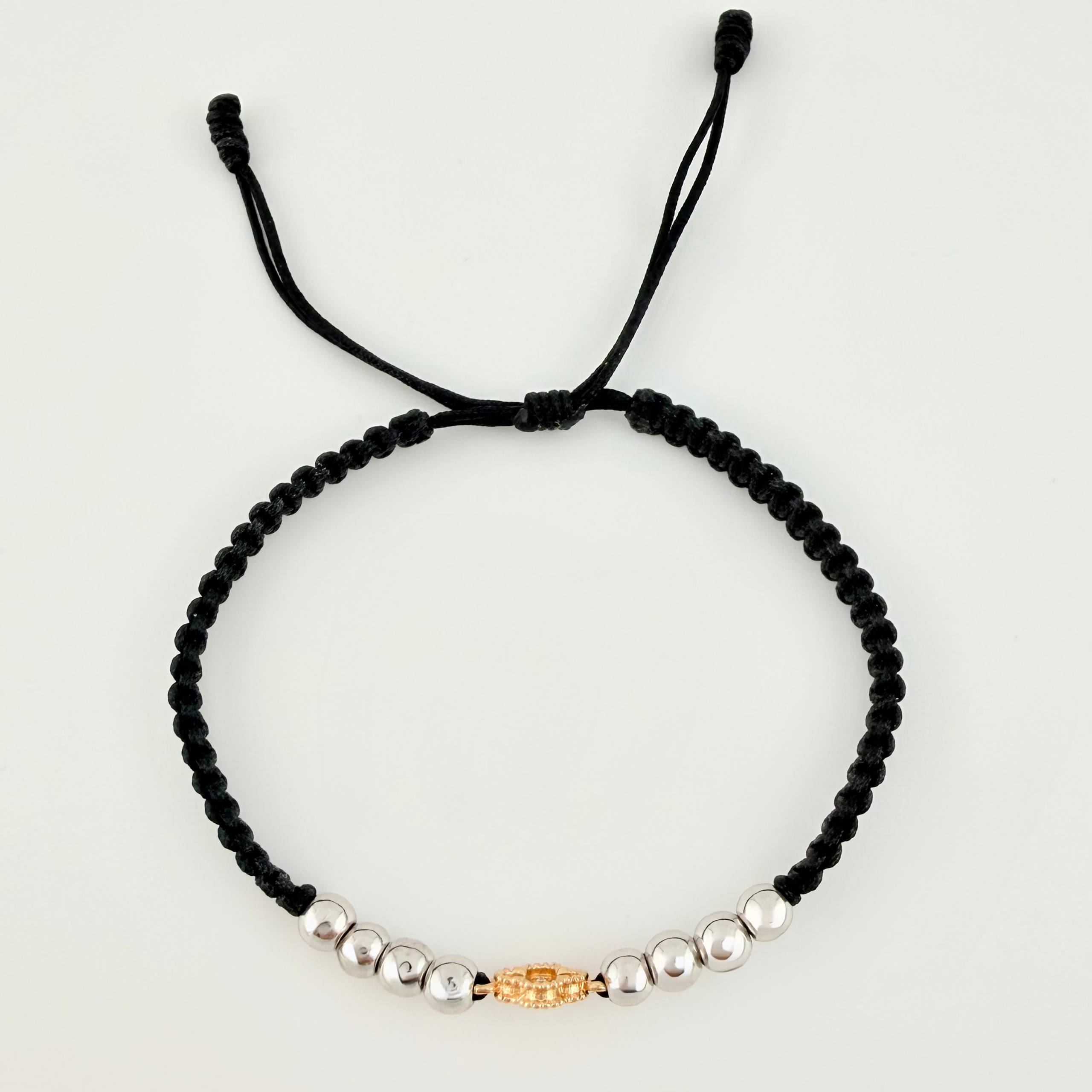Pulsera Tejida Negra Herraje Flor / Bolas 8Und 4Mm Dos Oros Amarillo Blanco 18K