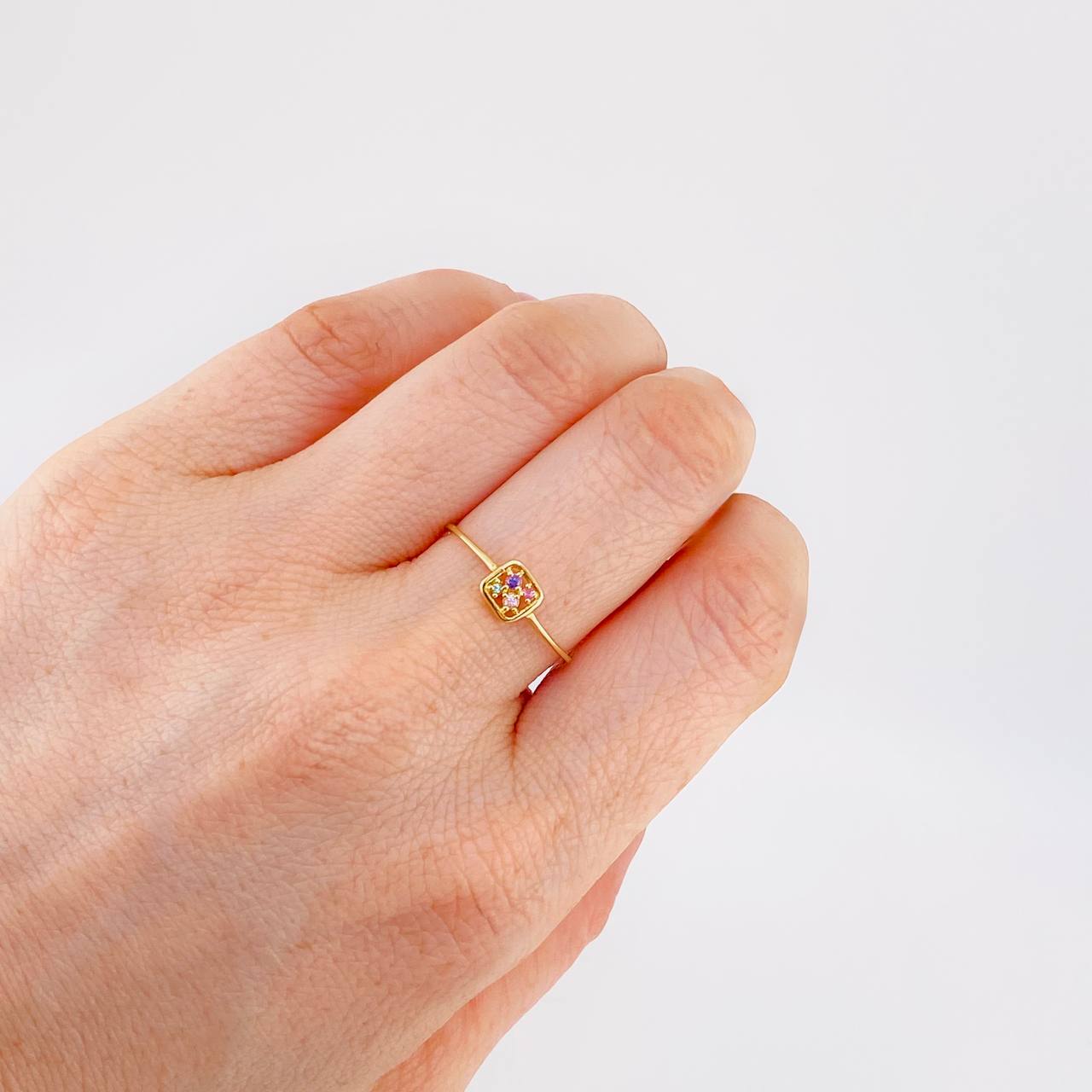 Triqui Frame Ring 1 g / T7 1/2 Yellow Gold 18K