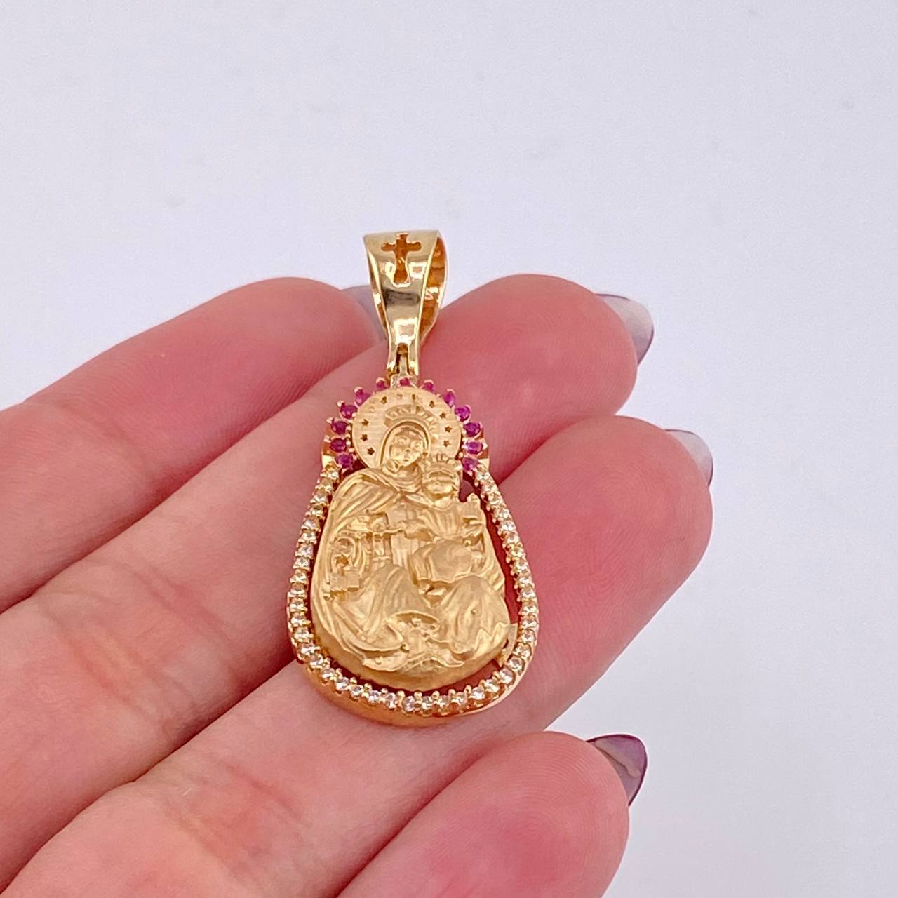 Pendant Virgin of Carmen Matte 7.9 g / 1 1/2 in Yellow Gold 18K