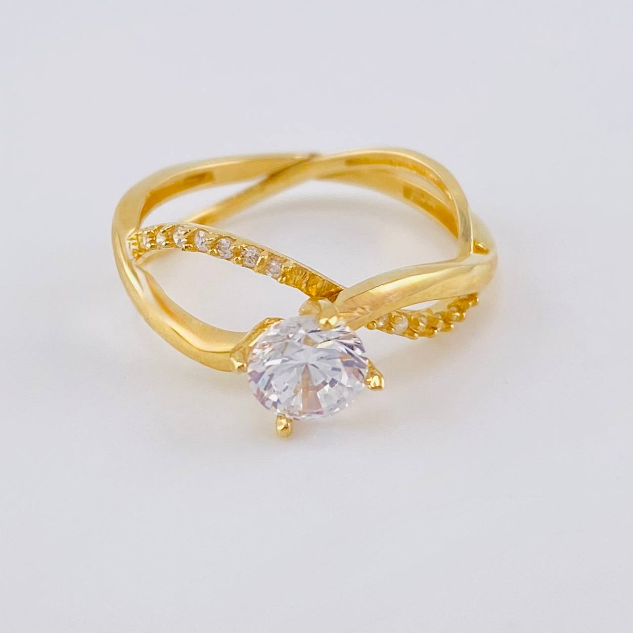 Intertwined Infinity Ring 2.4 g / T6 1/4 18K Yellow Gold
