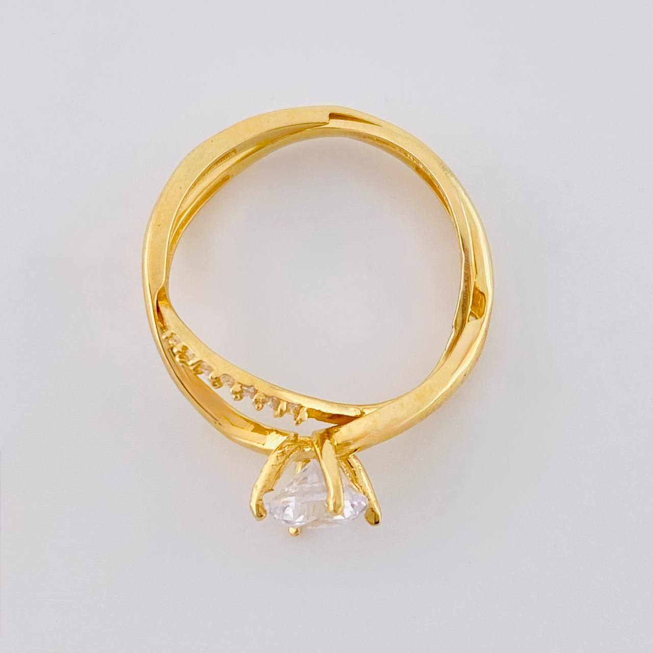 Intertwined Infinity Ring 2.4 g / T6 1/4 18K Yellow Gold