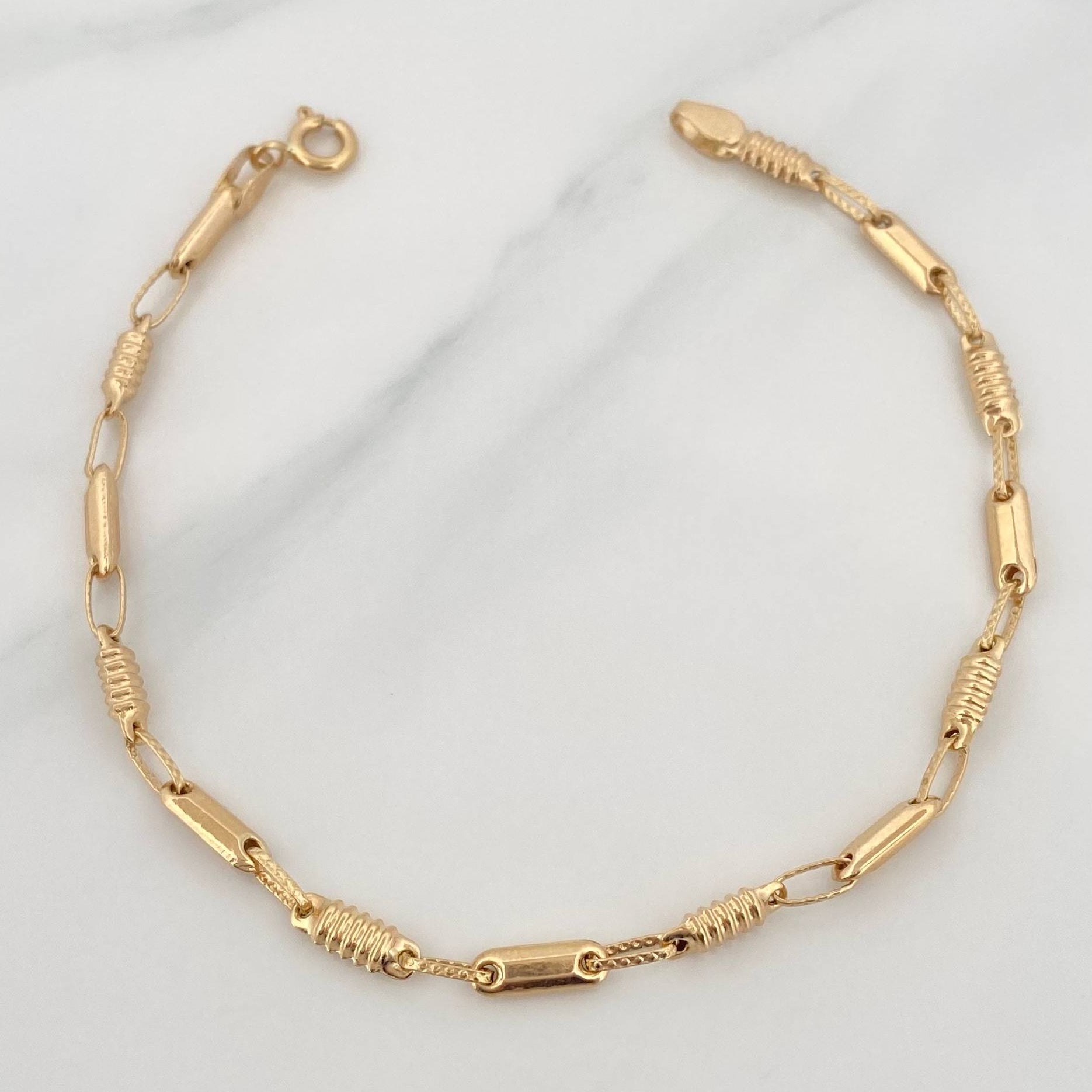 Rustic Bracelet Barrel 3.6 g / 8 1/4 in / 3.4 mm 18K Yellow Gold