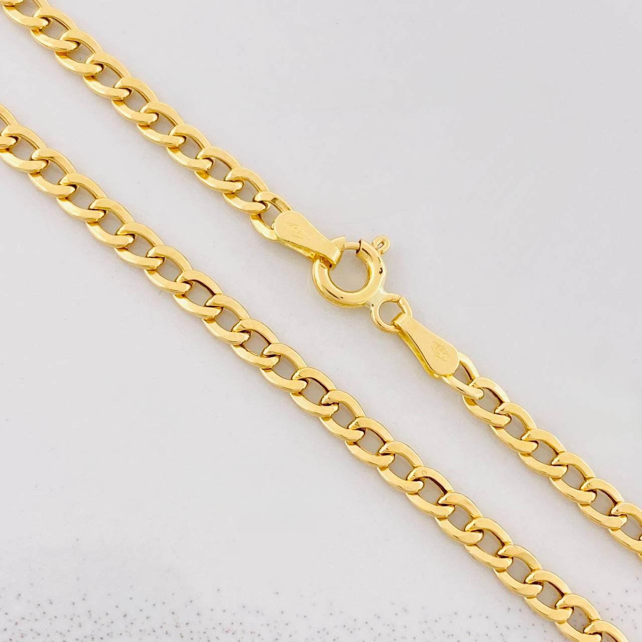 Cadena Cubana 4.35g / 24 in / 3.1mm Oro Amarillo 18K