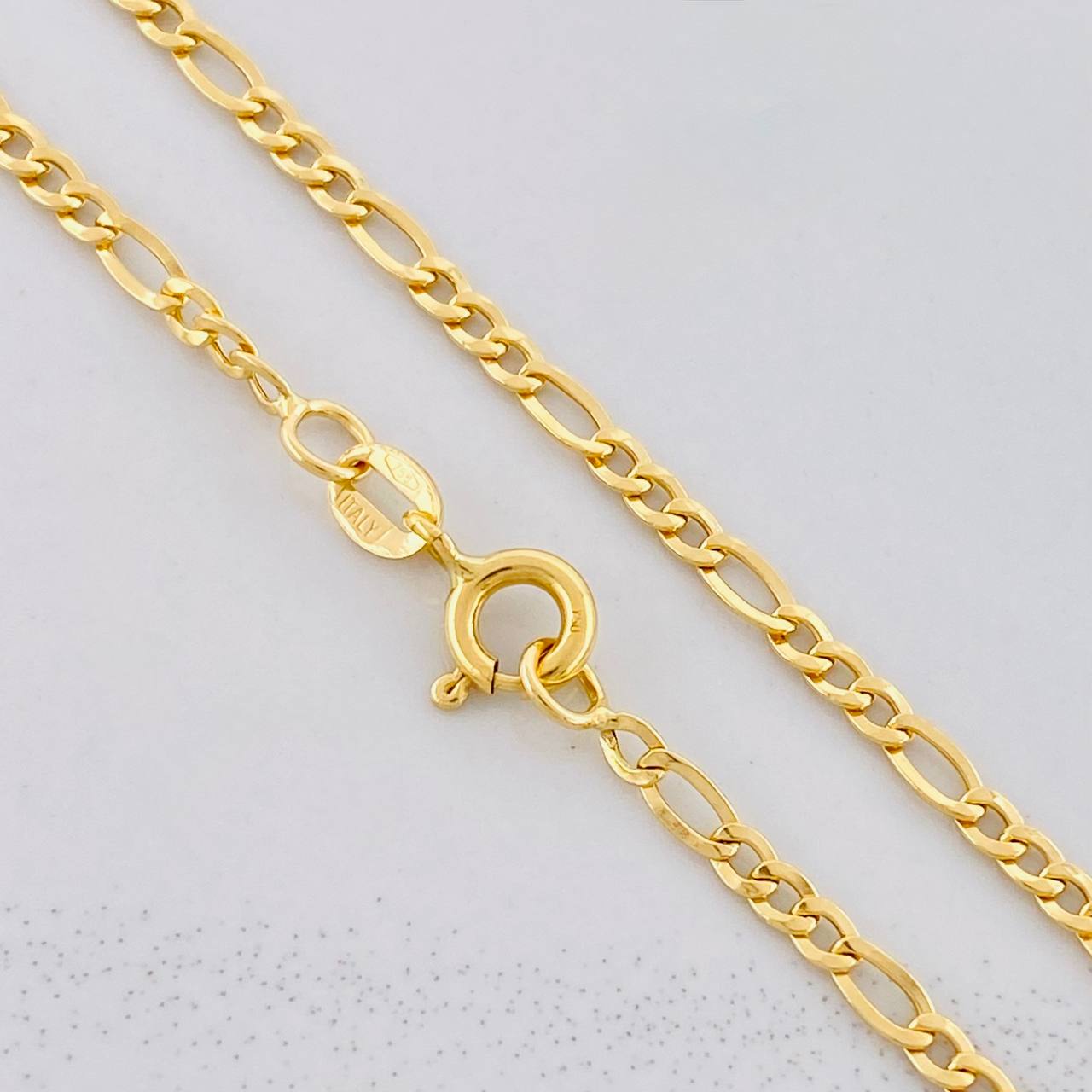 Cadena Fígaro 3.15g / 20 in / 2.4mm Oro Amarillo 18K