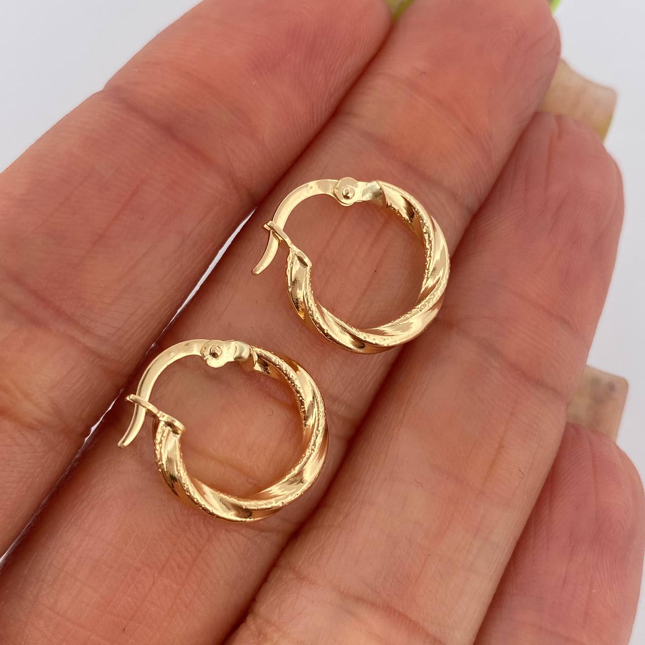Hoop Earrings Nile 1gr / 0.6in / 18K Gold $