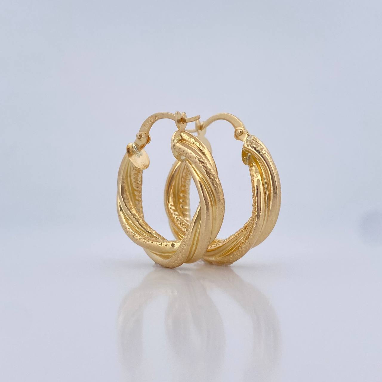 Hoop Earrings 3.65gr / 2.5cm / 18K Gold $
