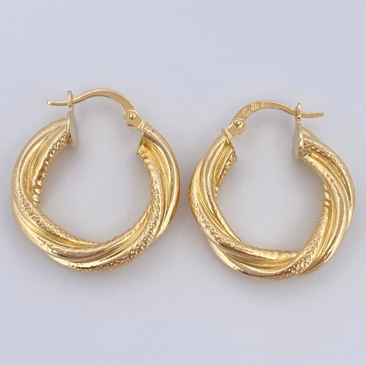 Hoop Earrings 3.65gr / 2.5cm / 18K Gold $
