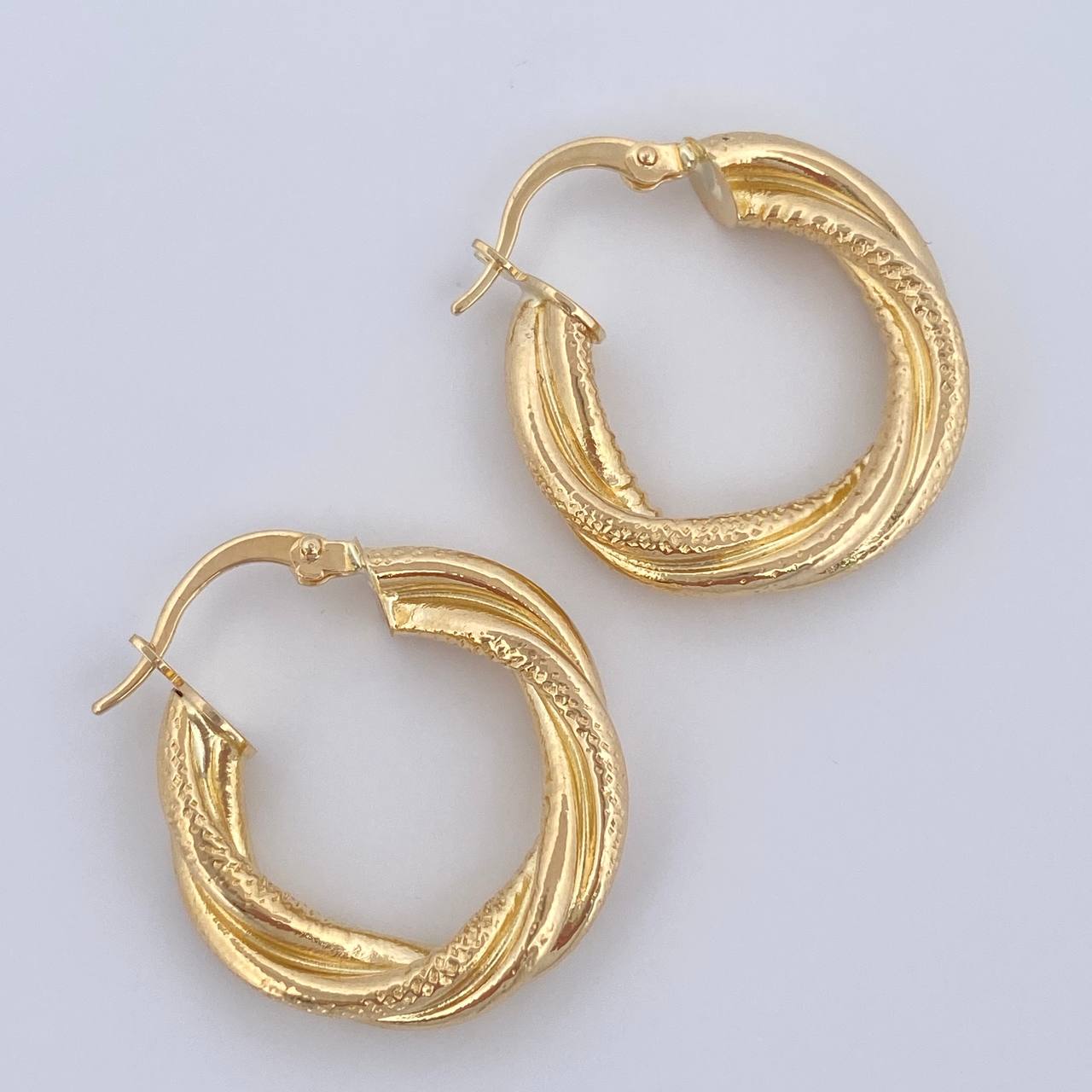 Hoop Earrings 3.65gr / 2.5cm / 18K Gold $
