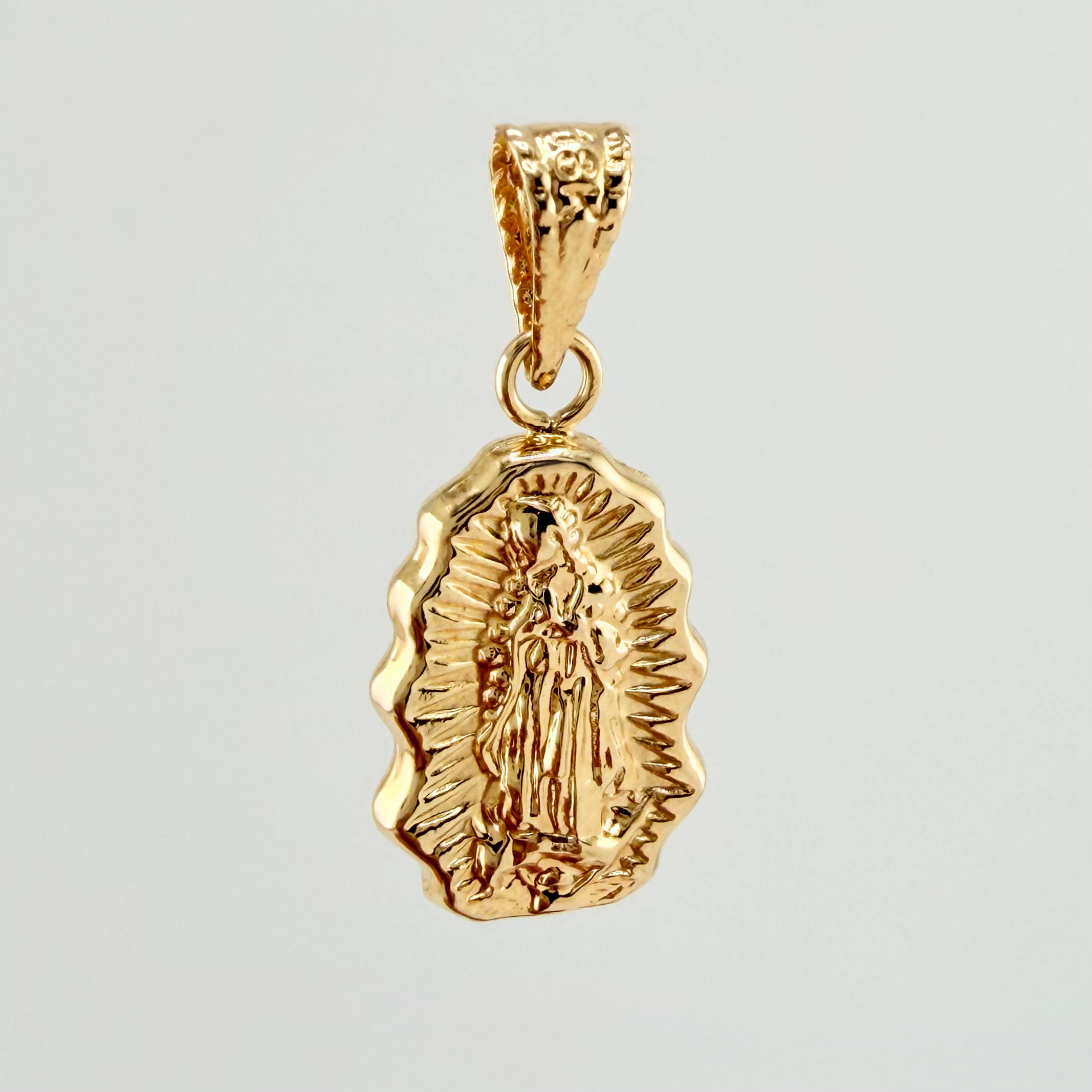 Dije Virgen Guadalupe Silueta Rallado 1.1gr / 3/4 in / Oro Amarillo 18K ©