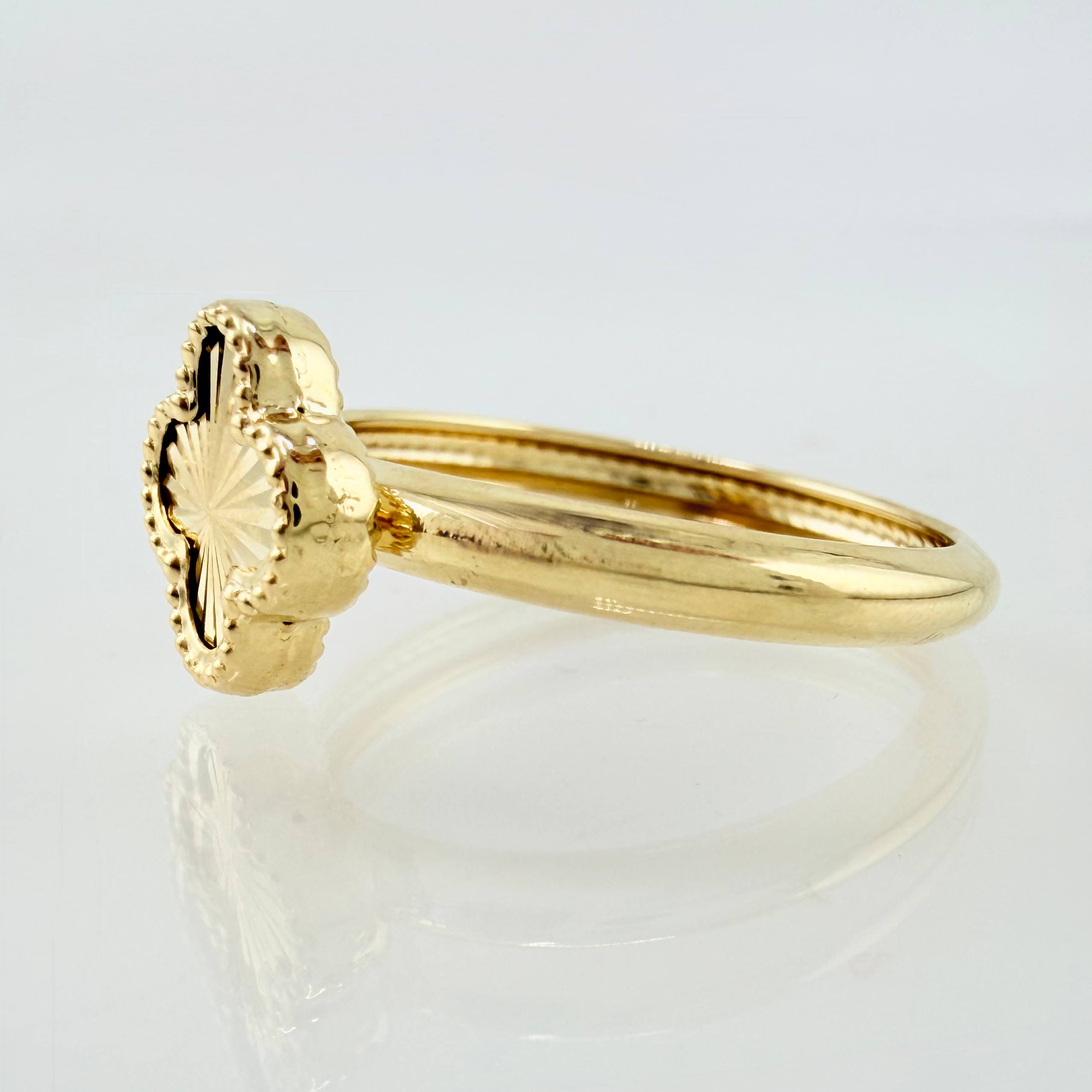 Anillo Trebol Diamantado 1.2gr / T4 1 /2 / Oro Amarillo 18K *