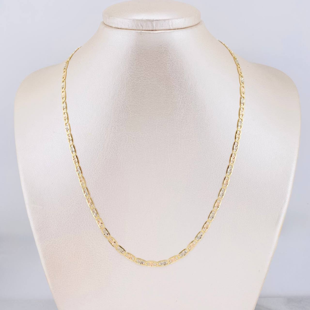 Flat Anchor Chain 7.4g / 18 in / 3.4mm 18K Three Golds