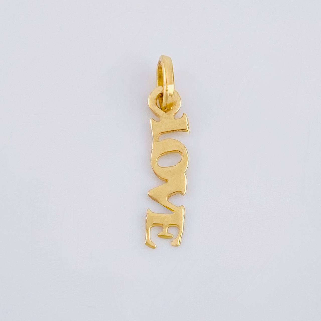 Dije Love 0.25 g / 3/4 in Oro Amarillo 18K