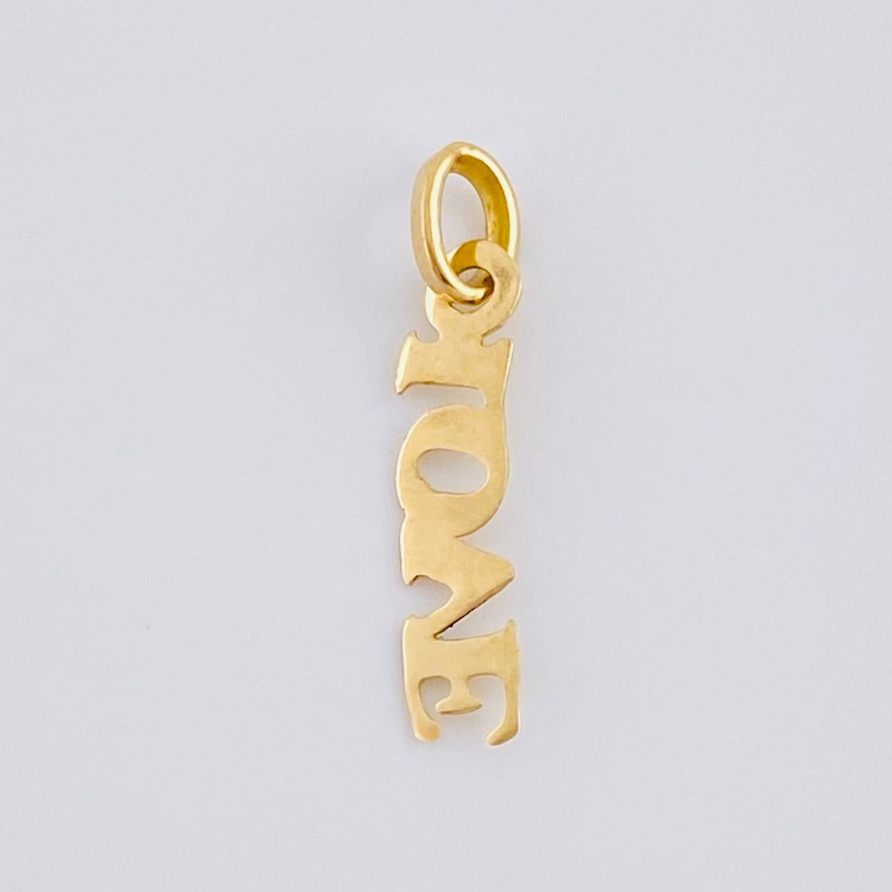 Dije Love 0.25 g / 3/4 in Oro Amarillo 18K