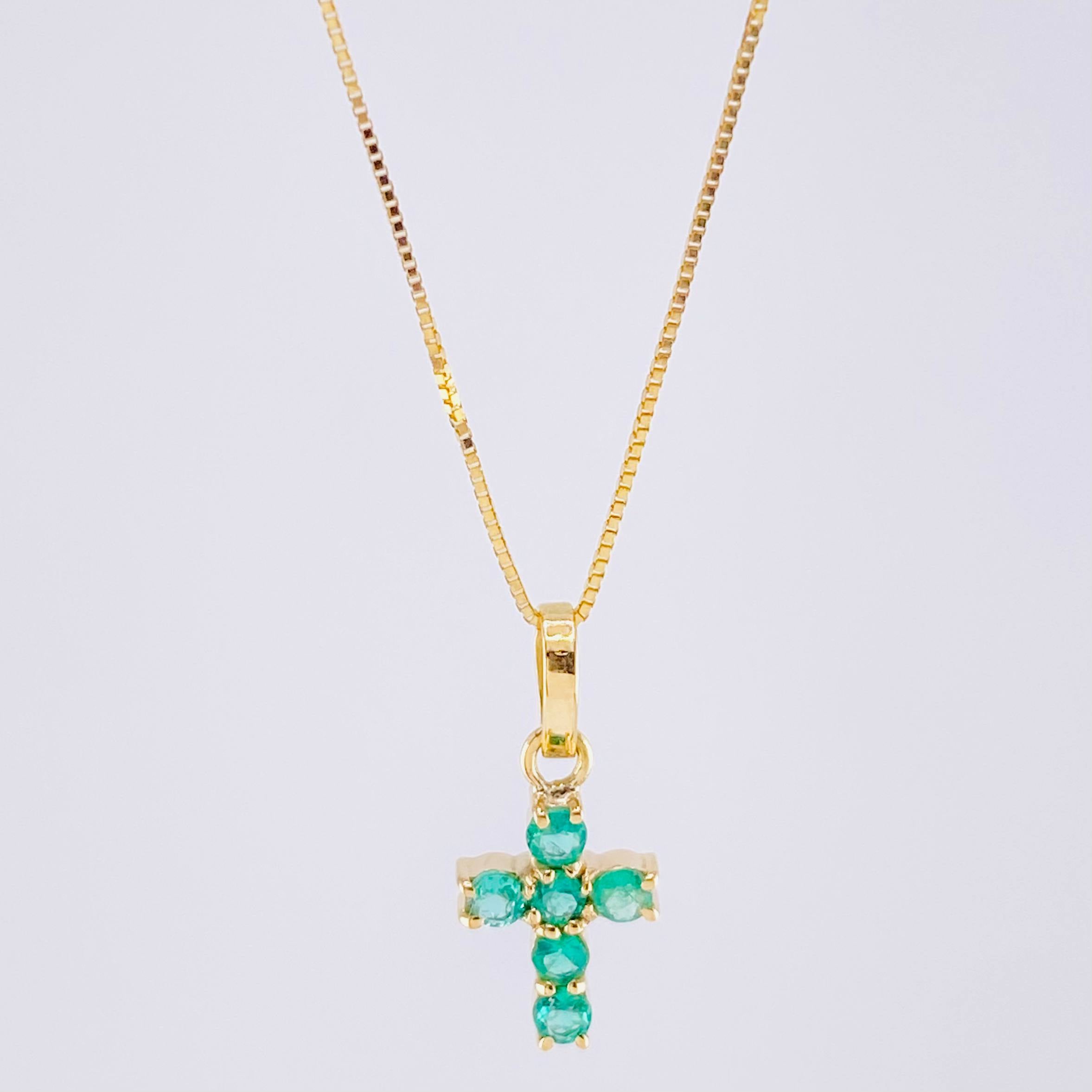 Set Cadena Veneciana + Dije Cruz Tupida Esmeralda 15 Pts / 1.25 g / 17 3/4 in Oro Amarillo 18K
