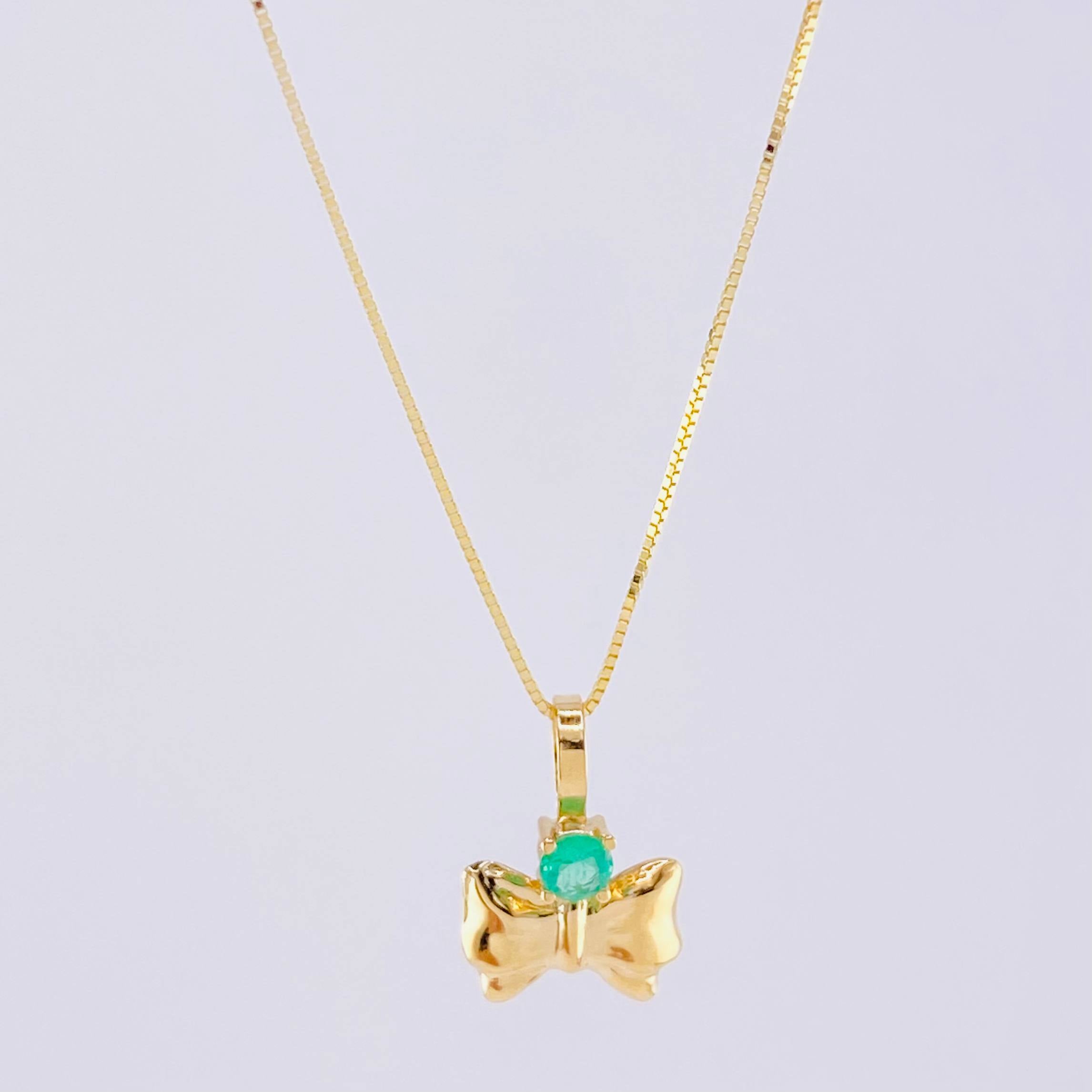 Set Cadena Veneciana + Dije Moño Esmeralda 6 Pts / 1.2 g / 17 3/4 in Oro Amarillo 18K