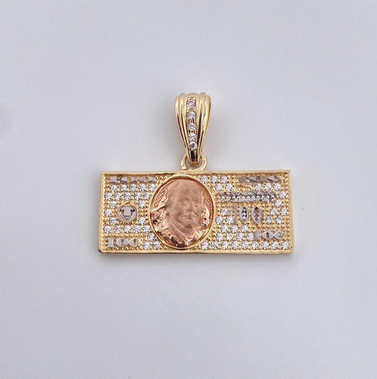 Dije Dólar 3.5gr / 2.6cm / Circones Blancos Tres Oros  18K $