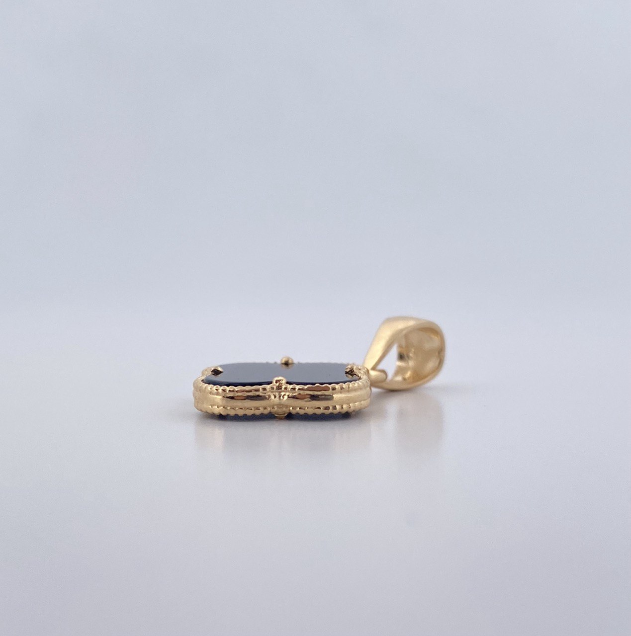 Pendant Clover 1.9gr / 2.4cm / Black Onyx 18K Yellow Gold &