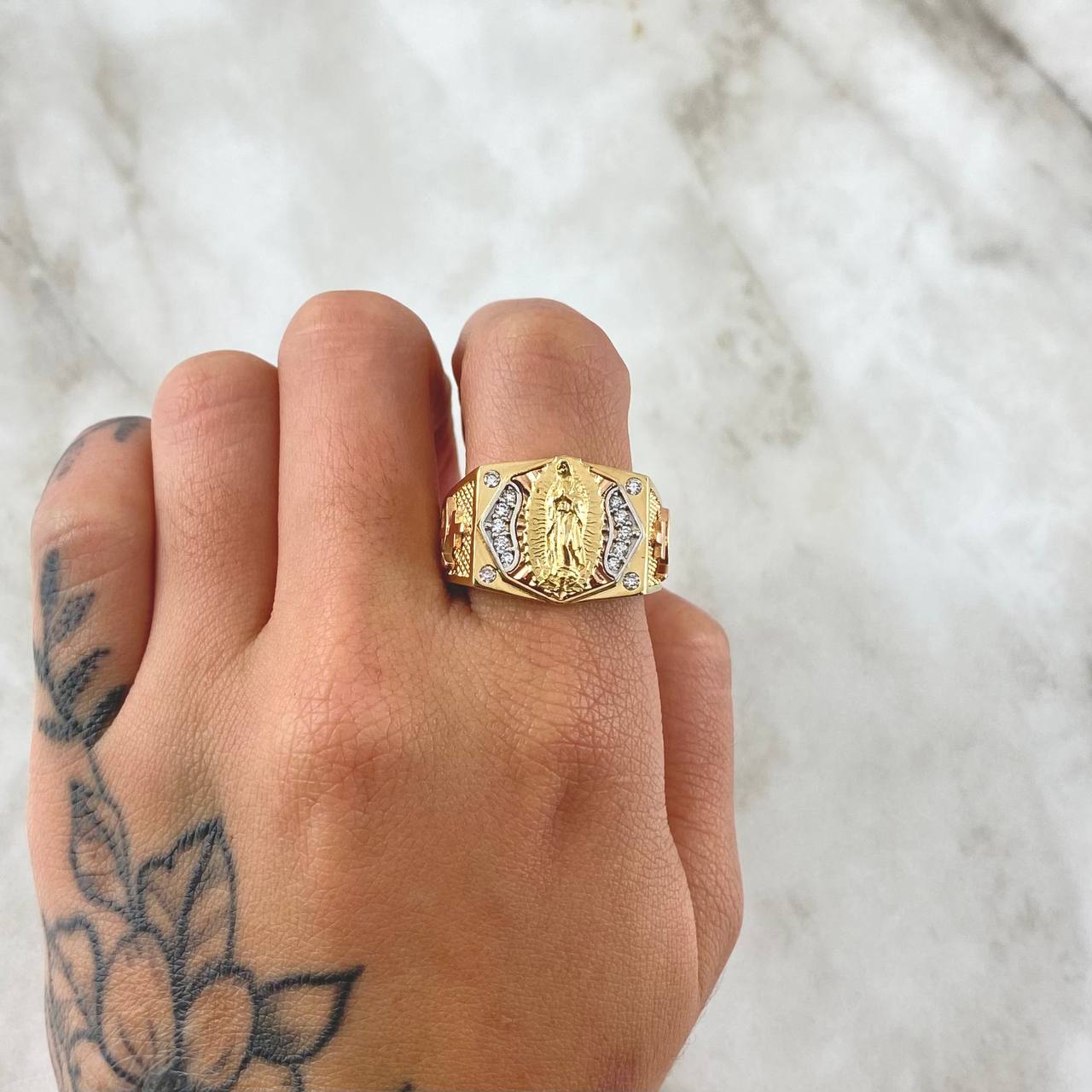 Octagonal Seal Ring Virgin of Guadalupe 10.6gr / Size 11 1/4 / White Zircons Three 18K Golds ©