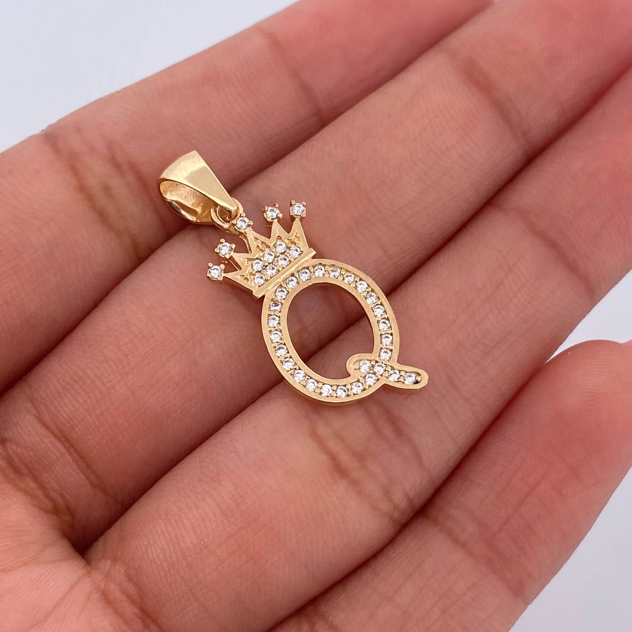 Pendant Letter Q Crown 1.65gr / 2.8cm / White Zircons 18K Yellow Gold &