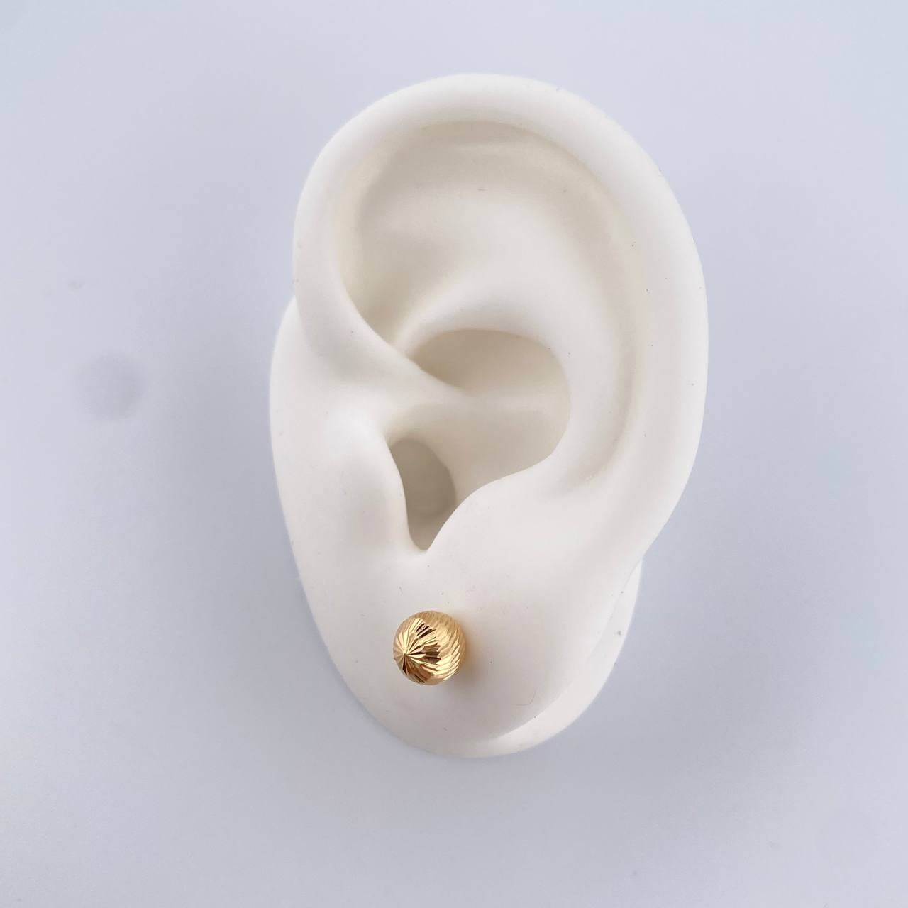 Stud Earrings Bead 1.15gr / 8mm Diamond Cut 18K Yellow Gold $