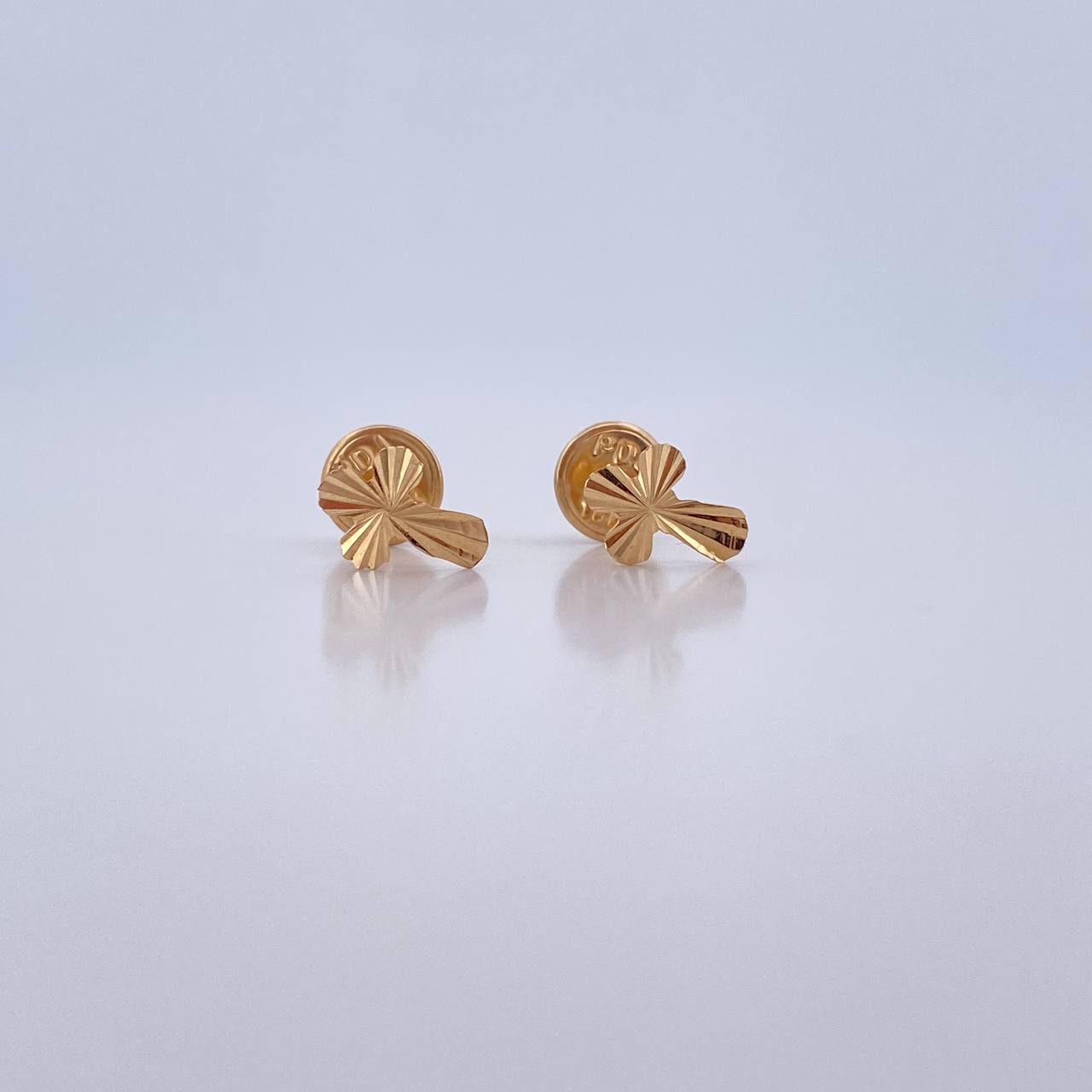 Stud Earrings Cruz 0.5gr / Diamond Cut 18K Yellow Gold $