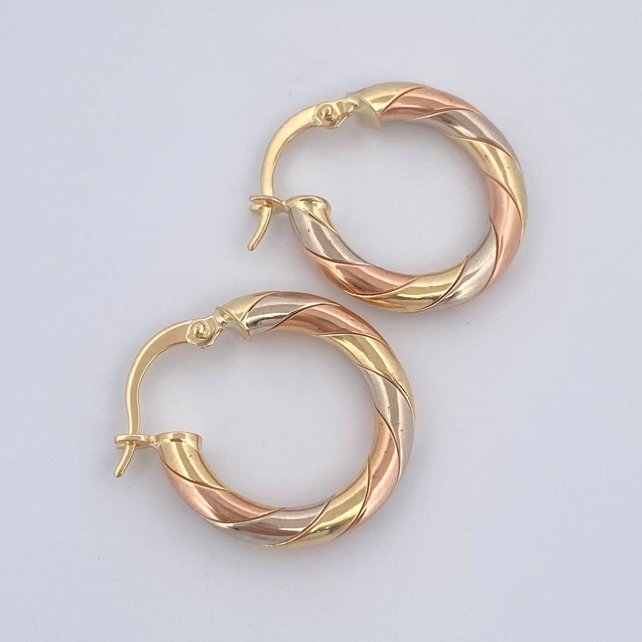 Hoop Earrings Mary 2.2gr / 0.8in / 18K Gold $