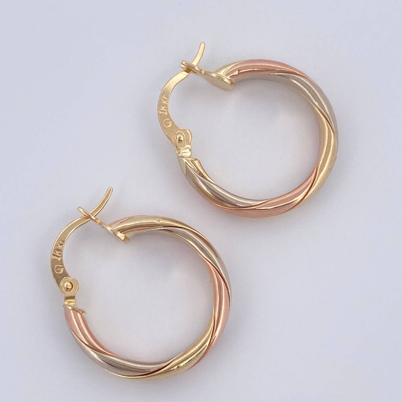 Hoop Earrings 1.95gr / 2cm / 18K Gold $