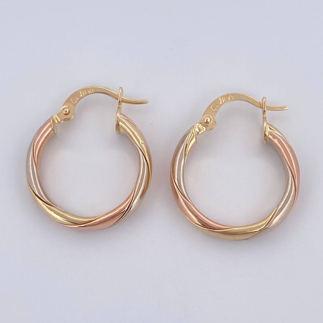 Hoop Earrings 1.95gr / 2cm / 18K Gold $