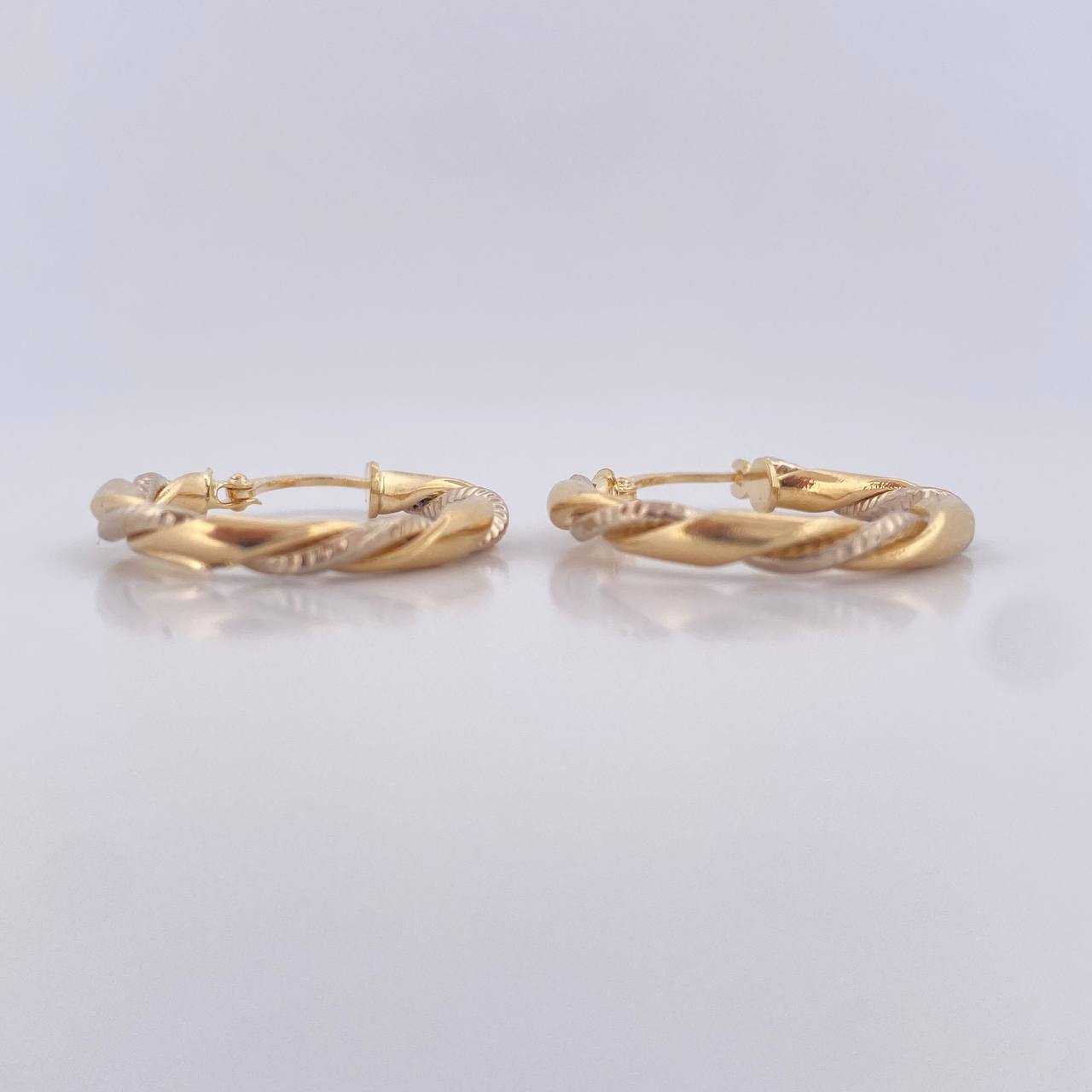 Hoop Earrings Axel 2.05gr / 2.3cm (0.9in) / 18K Gold $