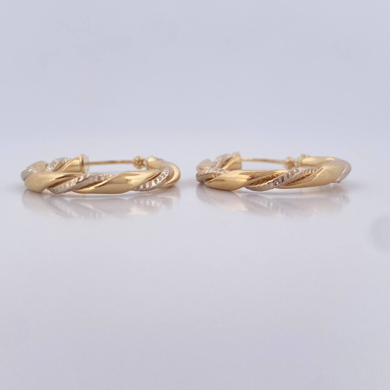 Hoop Earrings Axel 2.1gr / 2.5cm / 18K Gold $