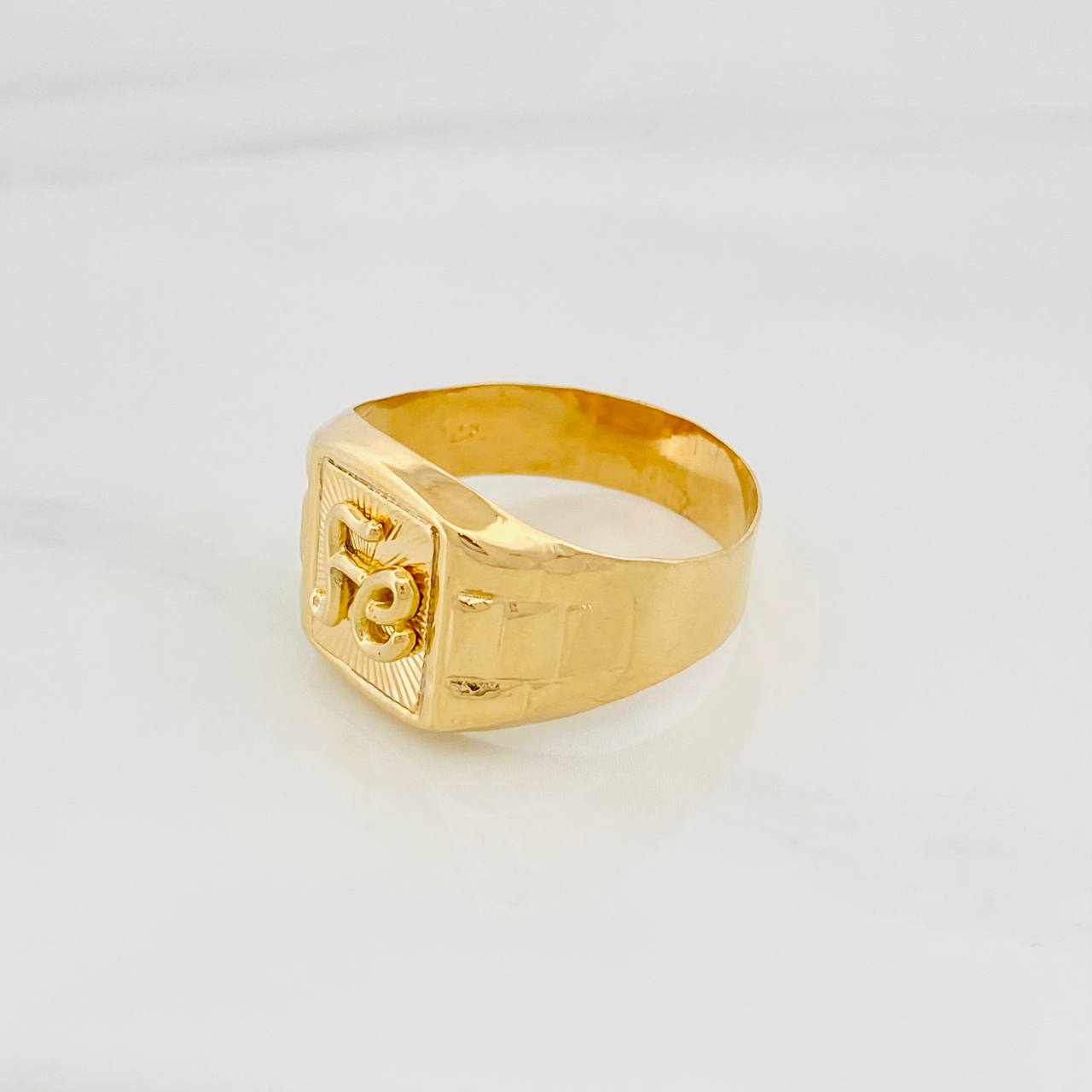 Anillo Fe 3.35 g / T9 1/4 Oro Amarillo 18K