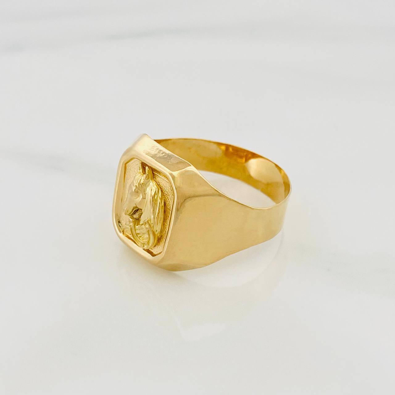 Anillo Caballo 3.65 g / T10 3/4 Oro Amarillo 18K