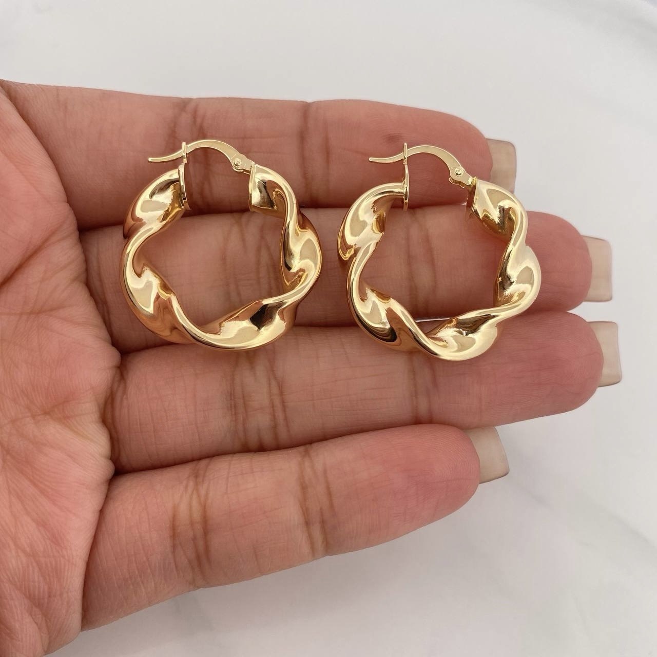 Candongas Demi 4.9 g / 1 1/4 in Oro Amarillo 18K