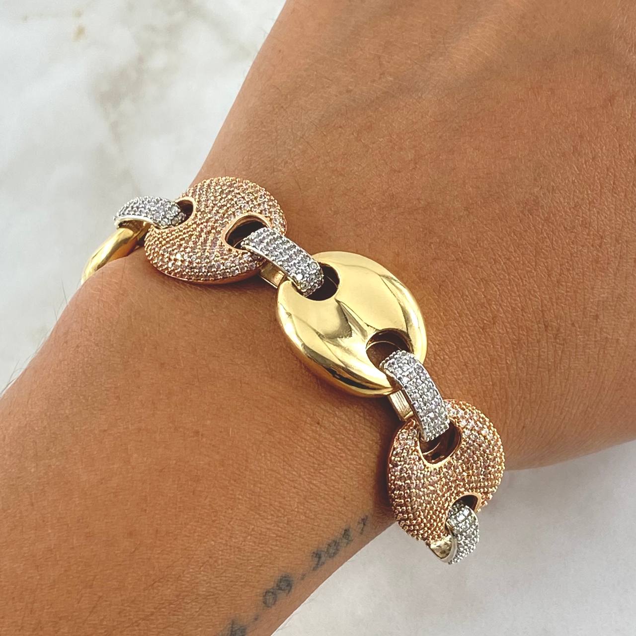 Bracelet GC 37.45gr / 19.5cm / 17mm Smooth White Zirconia Three 18K Golds ©