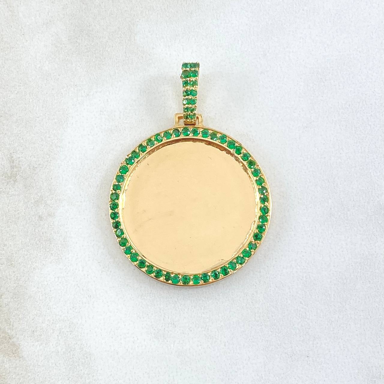 Dije Placa Marco Circular 9.05gr / 4cm / Circones Verdes Oro Amarillo 18K ©
