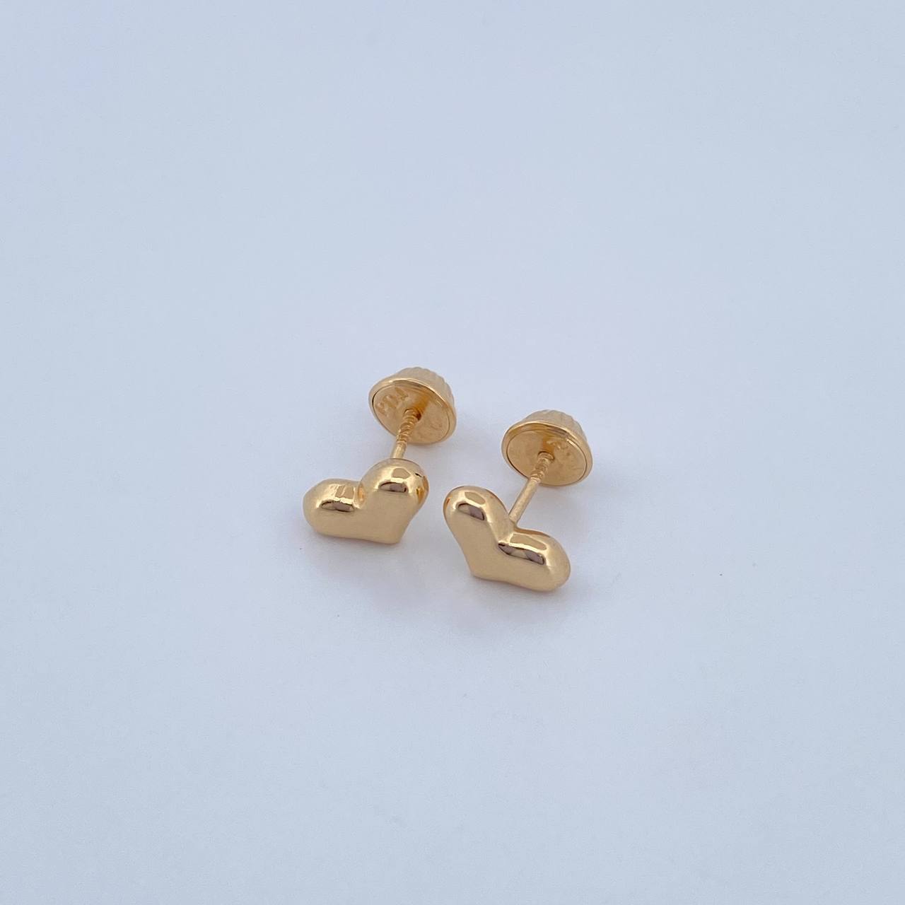 Stud Earrings Heart 0.8gr / Yellow Gold Stamped 18K $