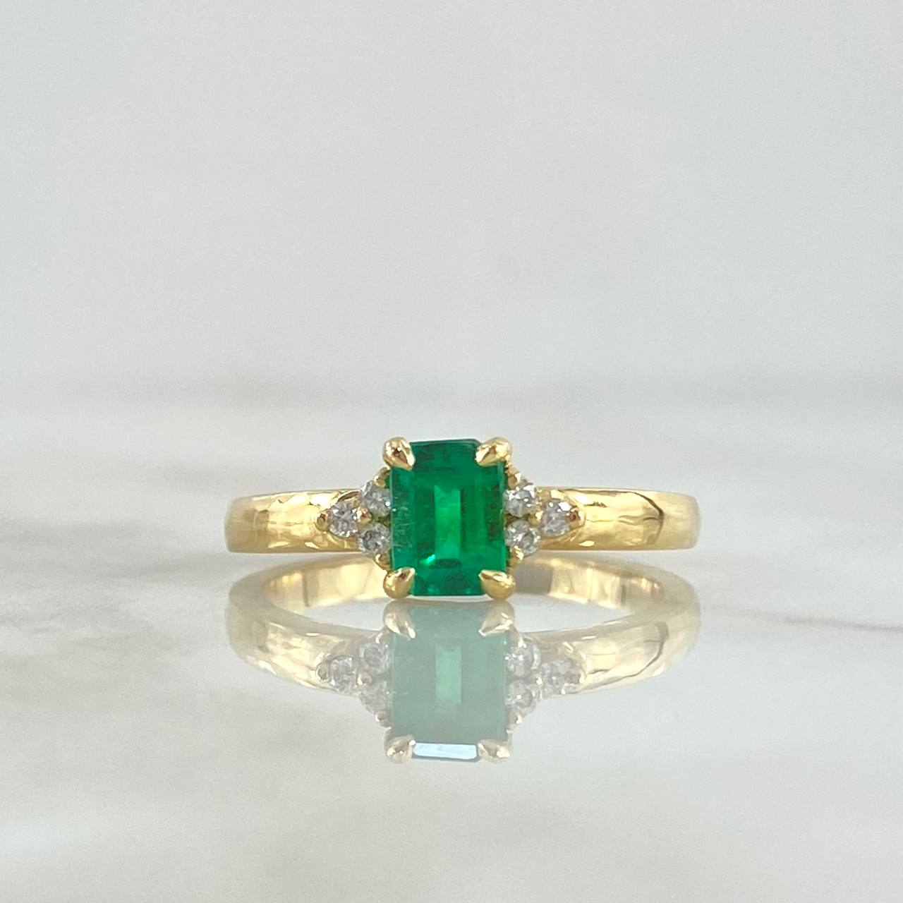 Solitaire Ring Tri 3.9gr / Size 6 3/4 / Emerald 60pts - White Diamonds 8pts 18K Yellow Gold (Jewelry) *