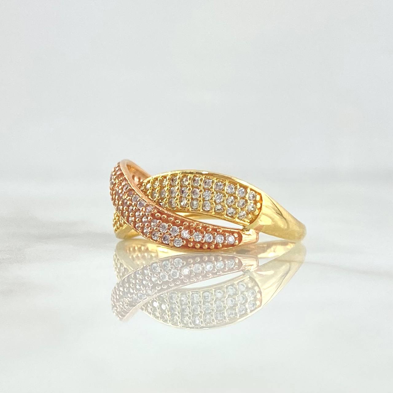 Crossed Ties Ring 3.7gr / Size 8 3/5 / White Zircons Two-tone 18K Yellow and Rose Gold *