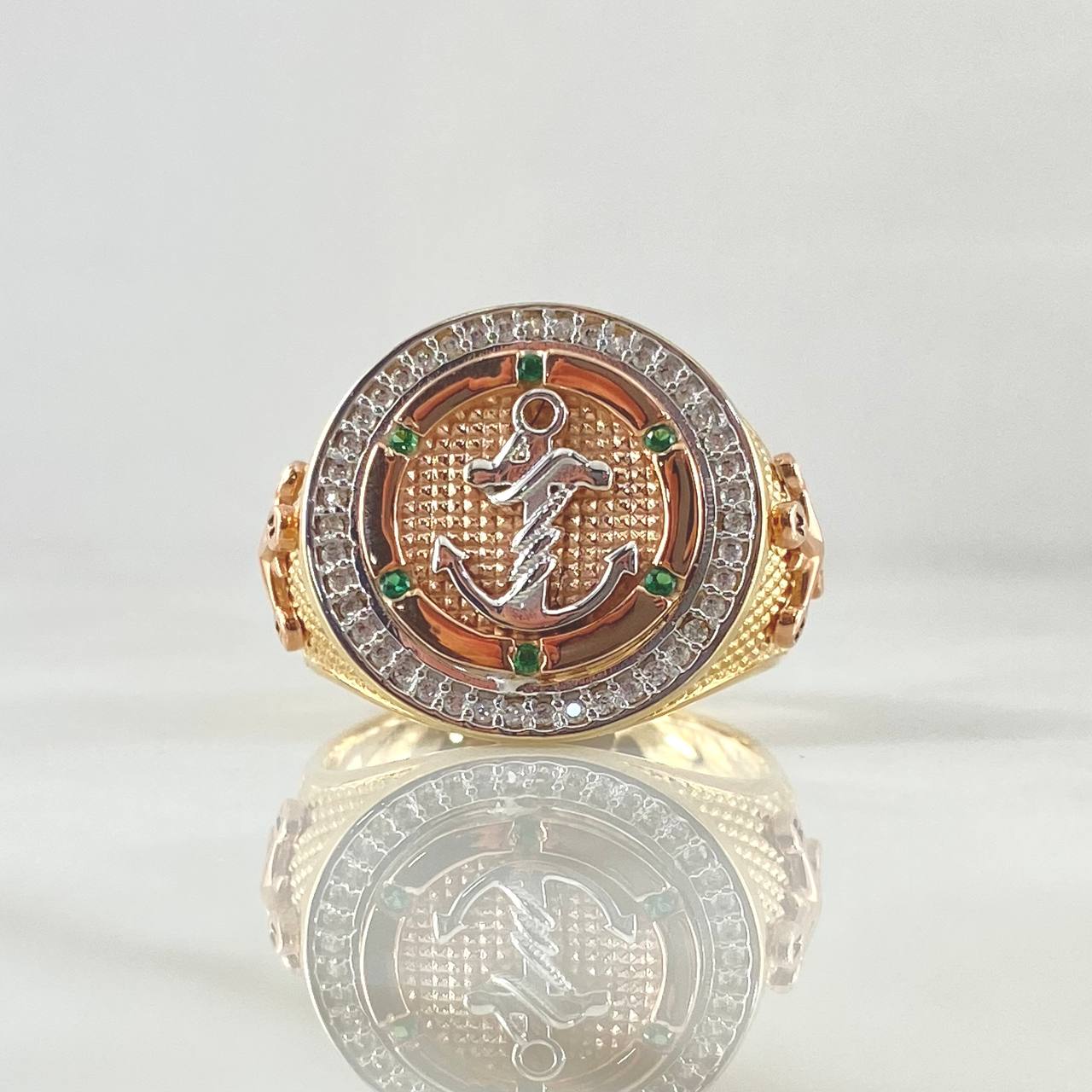 Anillo Sello Ancla 9.55gr / T10 1/4 / Circones Blancos Verdes Texturizado Tres Oros 18K ©
