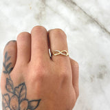 Partial Infinity Ring 1.1gr / T5 3/4 / White Zircons 18K Yellow Gold ©