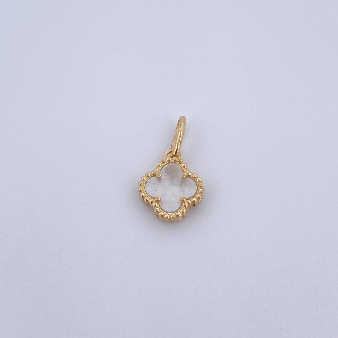 Dije Trebol  1.3gr / 1.6cm / Nacar Blanco Oro Amarillo 18K &