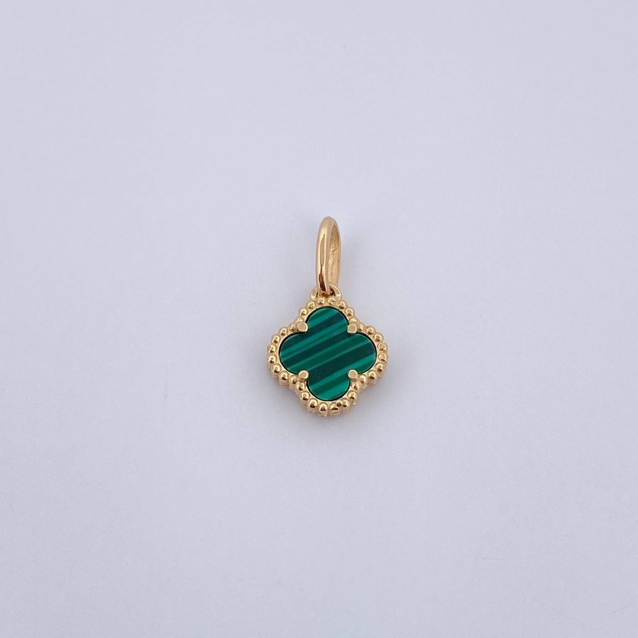 Dije Trebol  1.2gr / 1.7cm / Malaquita Verde Oro Amarillo 18K &